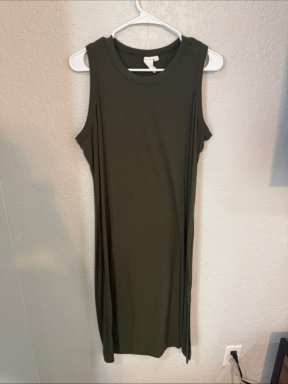 Sleeveless Olive Maxi Dress - Versatile Everyday Style